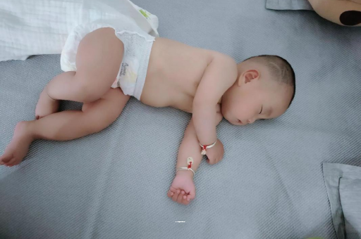平凉几个月宝宝会抬头